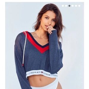 Tommy Hilfiger Retro Cropped Lounge Hoodie